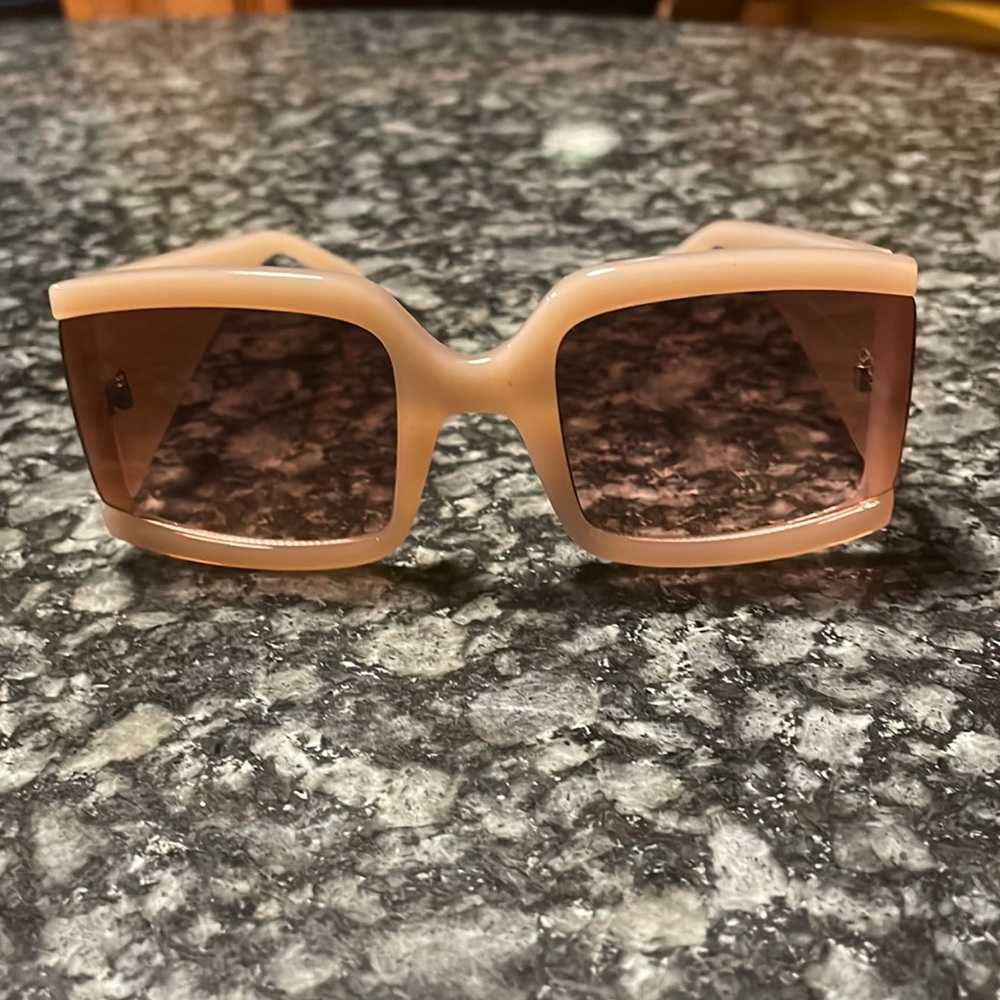 Vintage Tahari shades‎